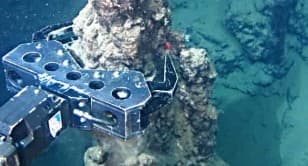 Landowners threaten close mine